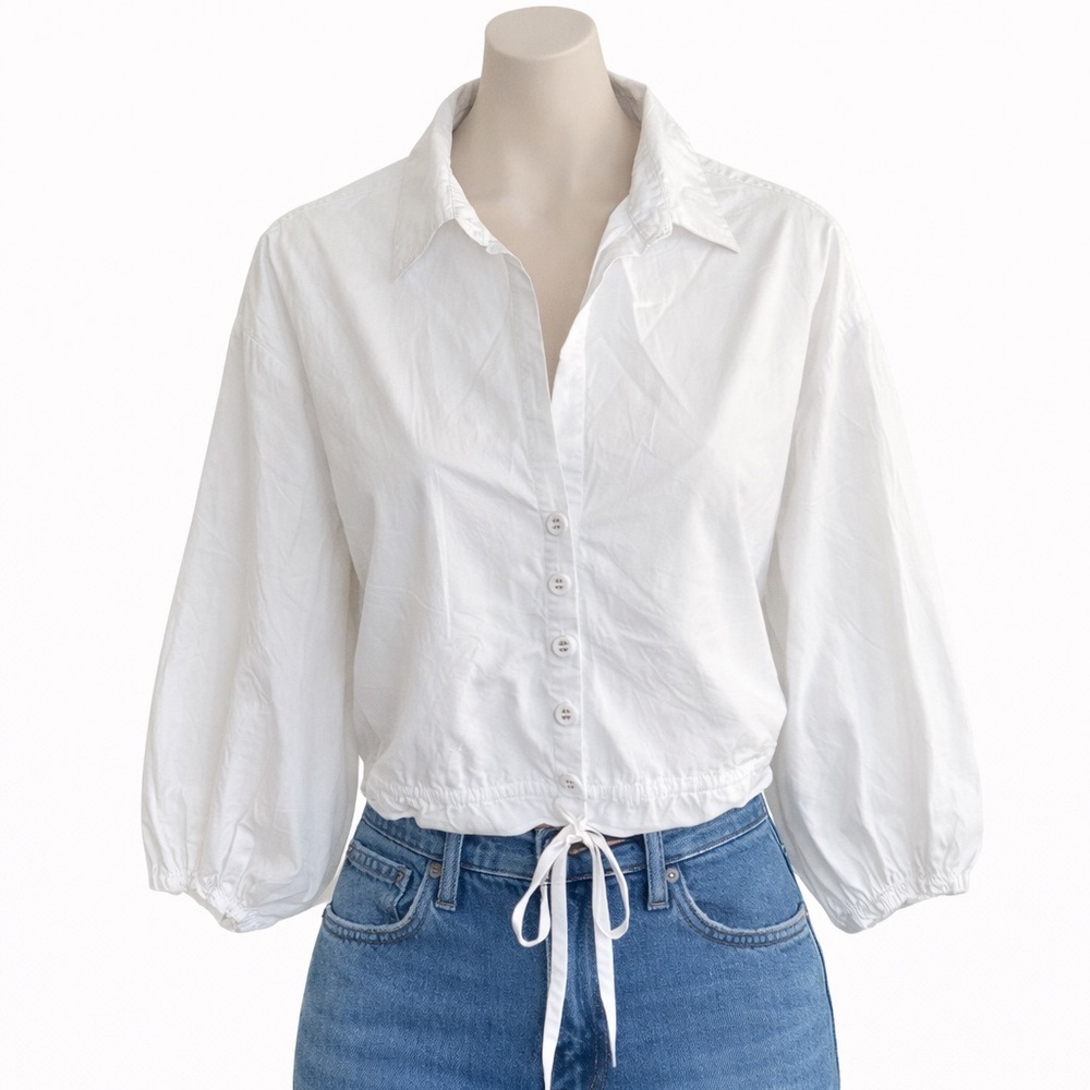 Cara Cara V-Neck Three-Quarter Sleeve Crop Top
Size: M